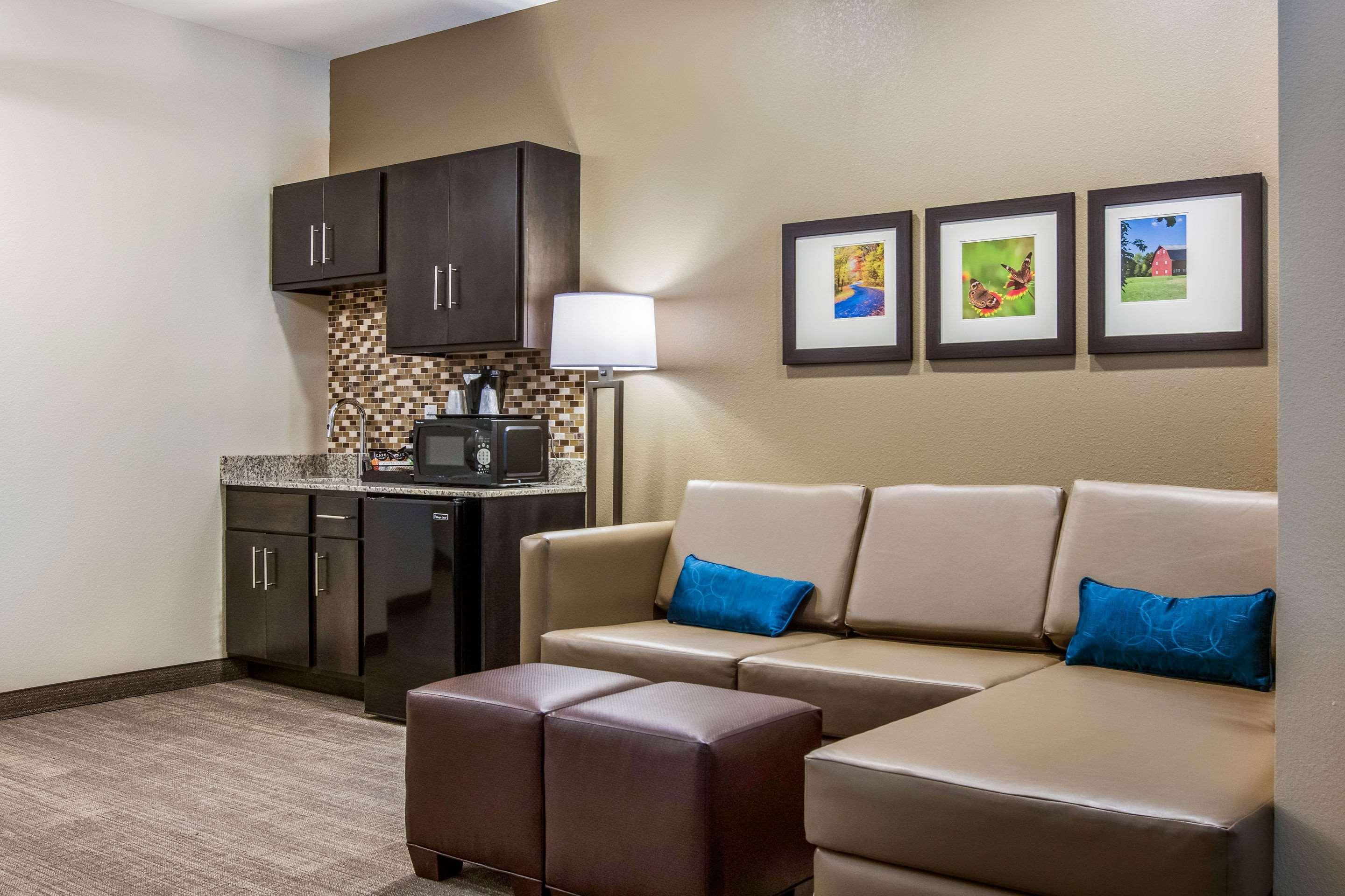 Comfort Suites Wooster Near University Campus מראה חיצוני תמונה