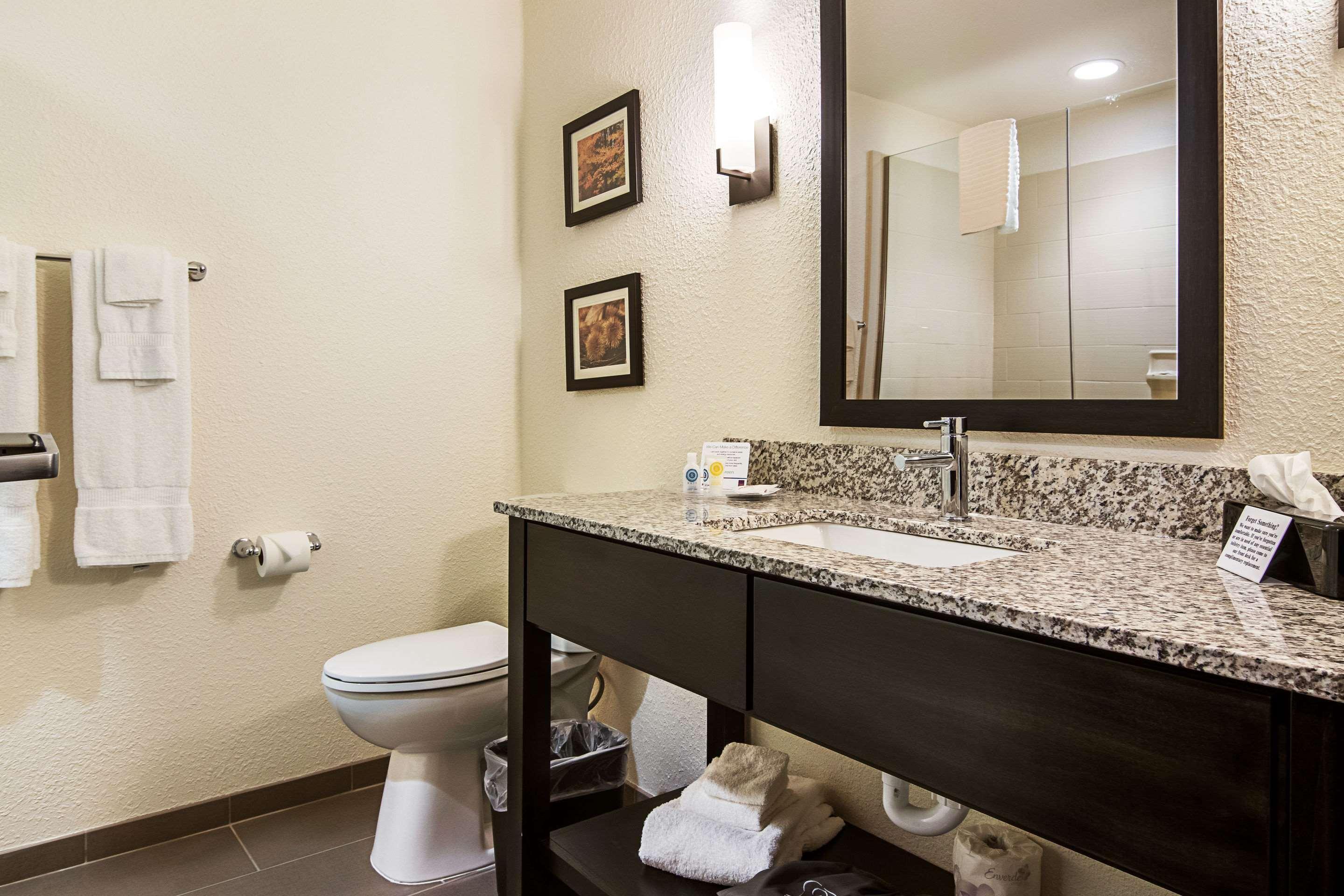 Comfort Suites Wooster Near University Campus מראה חיצוני תמונה