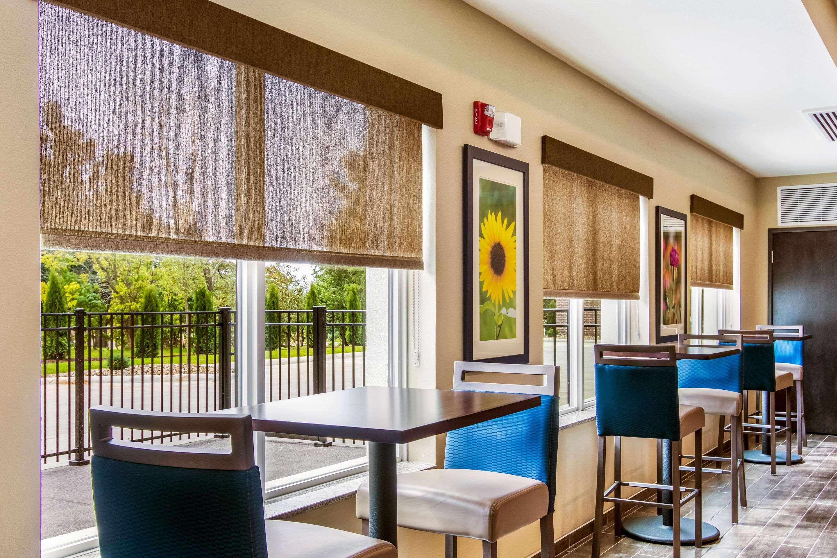 Comfort Suites Wooster Near University Campus מראה חיצוני תמונה