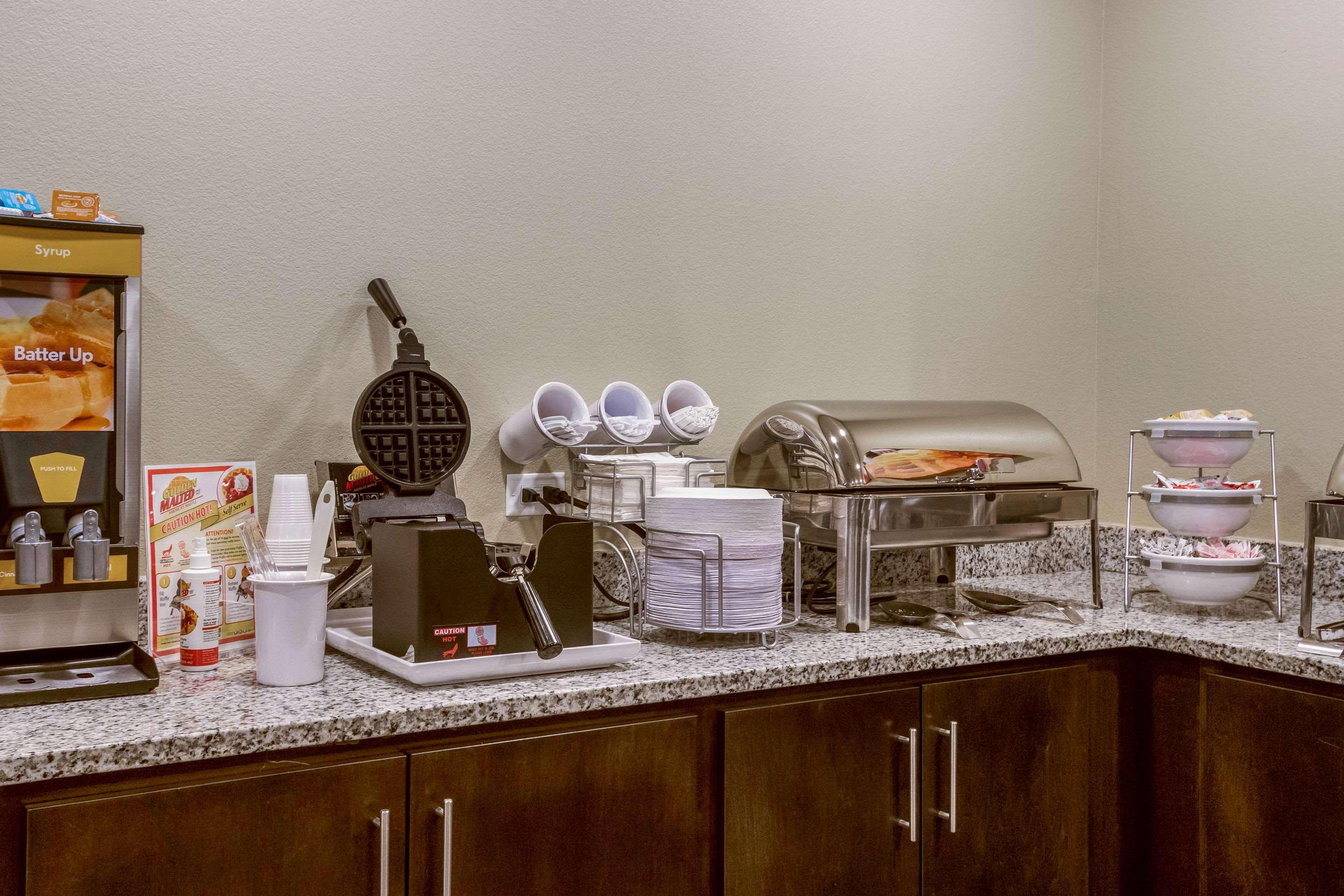 Comfort Suites Wooster Near University Campus מראה חיצוני תמונה